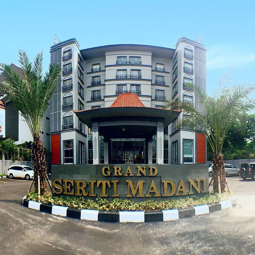 Grand Serela Yogyakarta Hotel Exterior photo